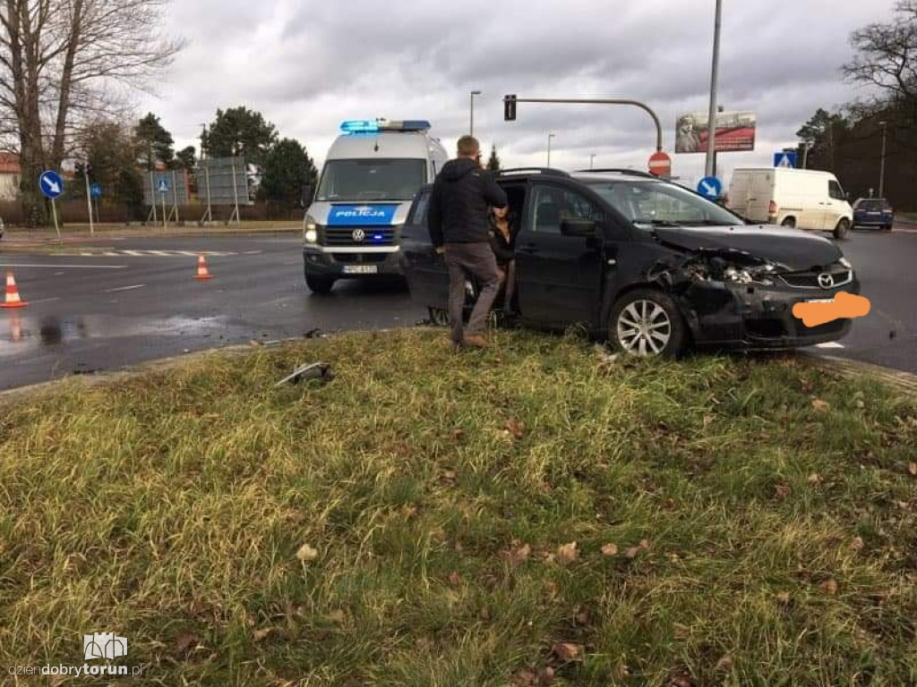Groźna kolizja na osiedlu Na Skarpie