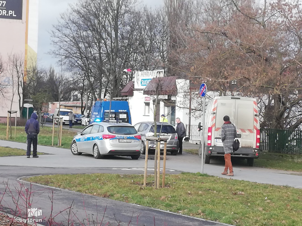 Kolizja dwóch aut Przy Kaszowniku