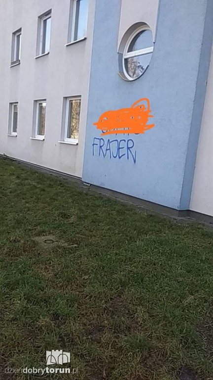 Zdewastowany blok przy ul. Drzymały