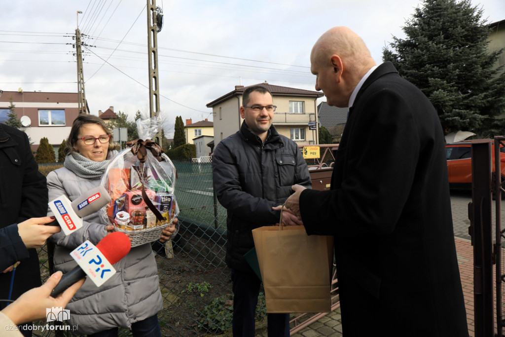 Wręczenie umowy na wymianę pieców w Toruniu