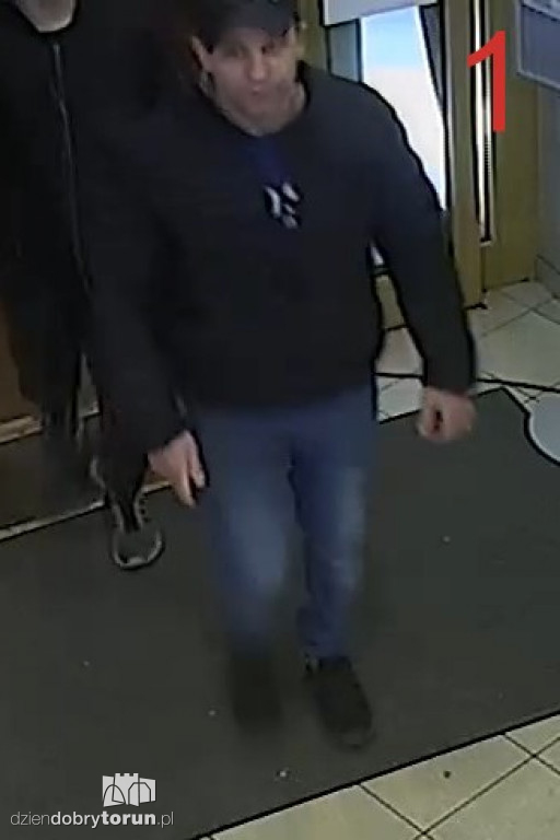 Policja szuka sprawców pobicia