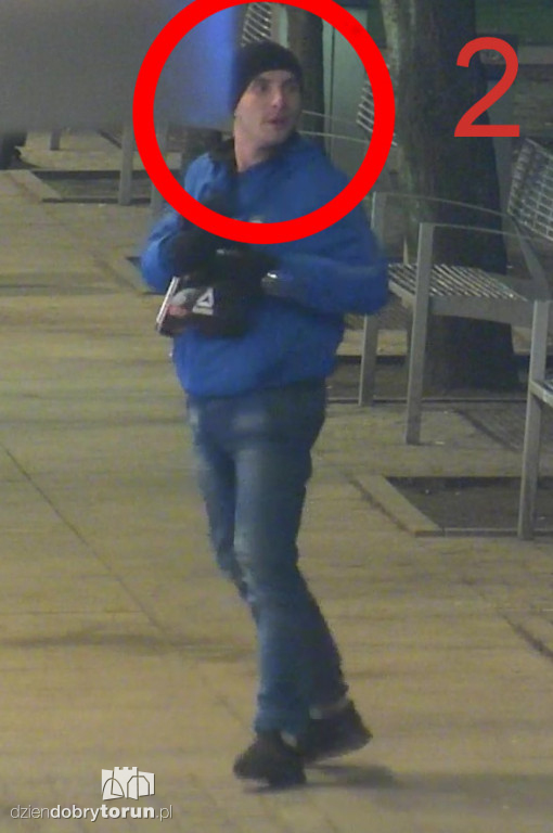 Policja szuka sprawców pobicia