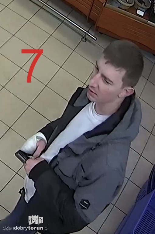 Policja szuka sprawców pobicia