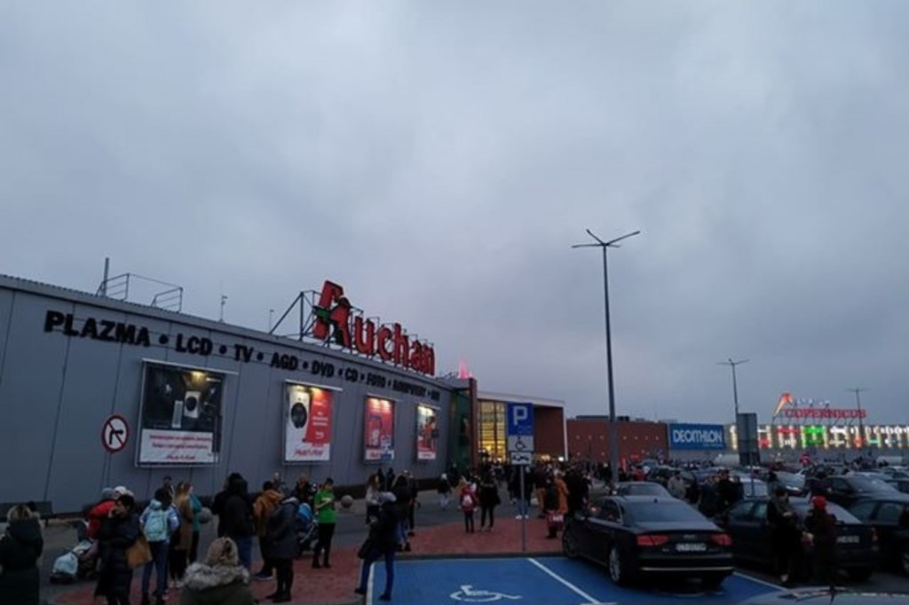 Ewakucja w jednej z toruńskich galerii handlowych