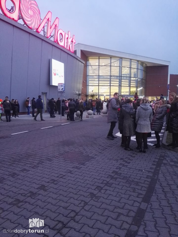 Ewakucja w jednej z toruńskich galerii handlowych