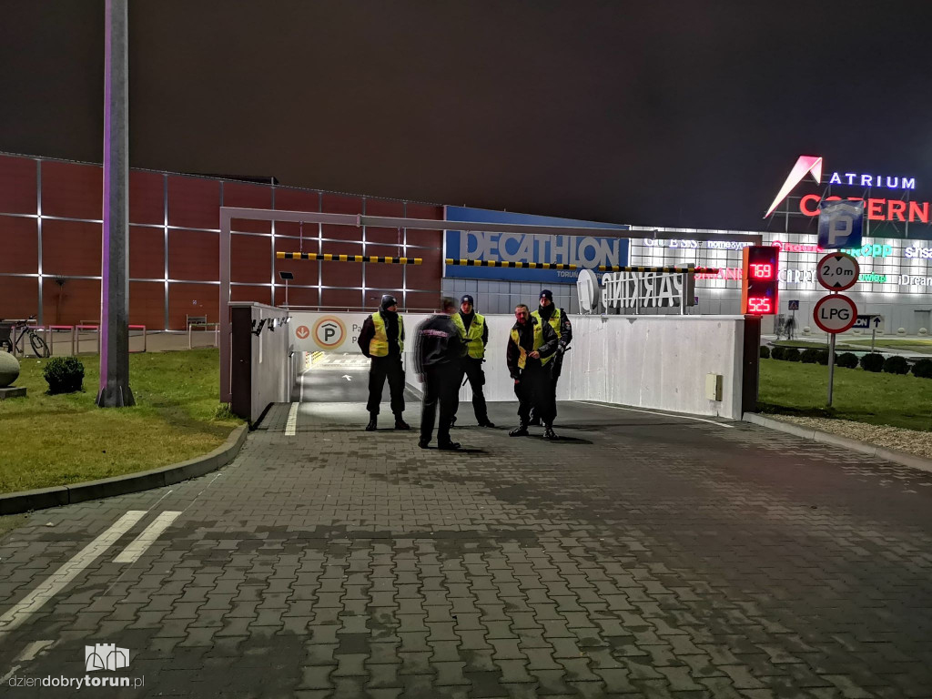Ewakucja w jednej z toruńskich galerii handlowych