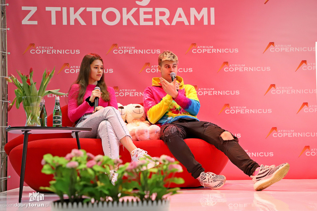 Walentynki z Tik Tokerami w Atrium Copernicus