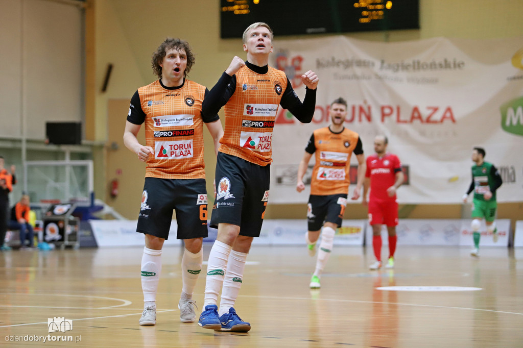 FC Toruń 2:6  Red Dragons Pniewy