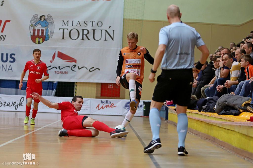 FC Toruń 2:6  Red Dragons Pniewy