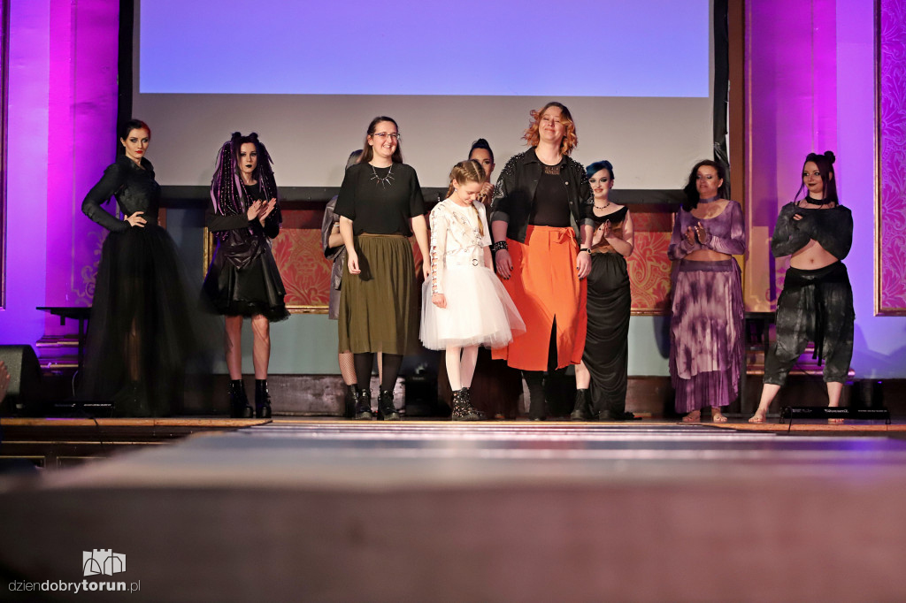 Alternative Fashion Show w Dworze Artusa