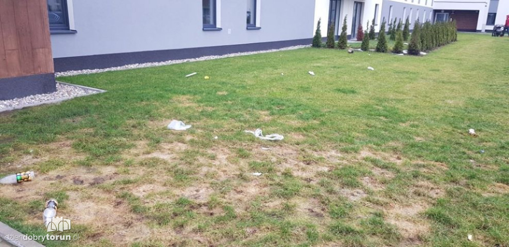 Śmieci na osiedlu Jar.