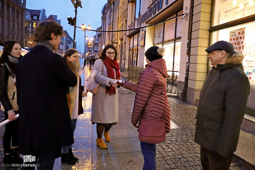 Młodzież Wszechpolska rozdawała plakaty