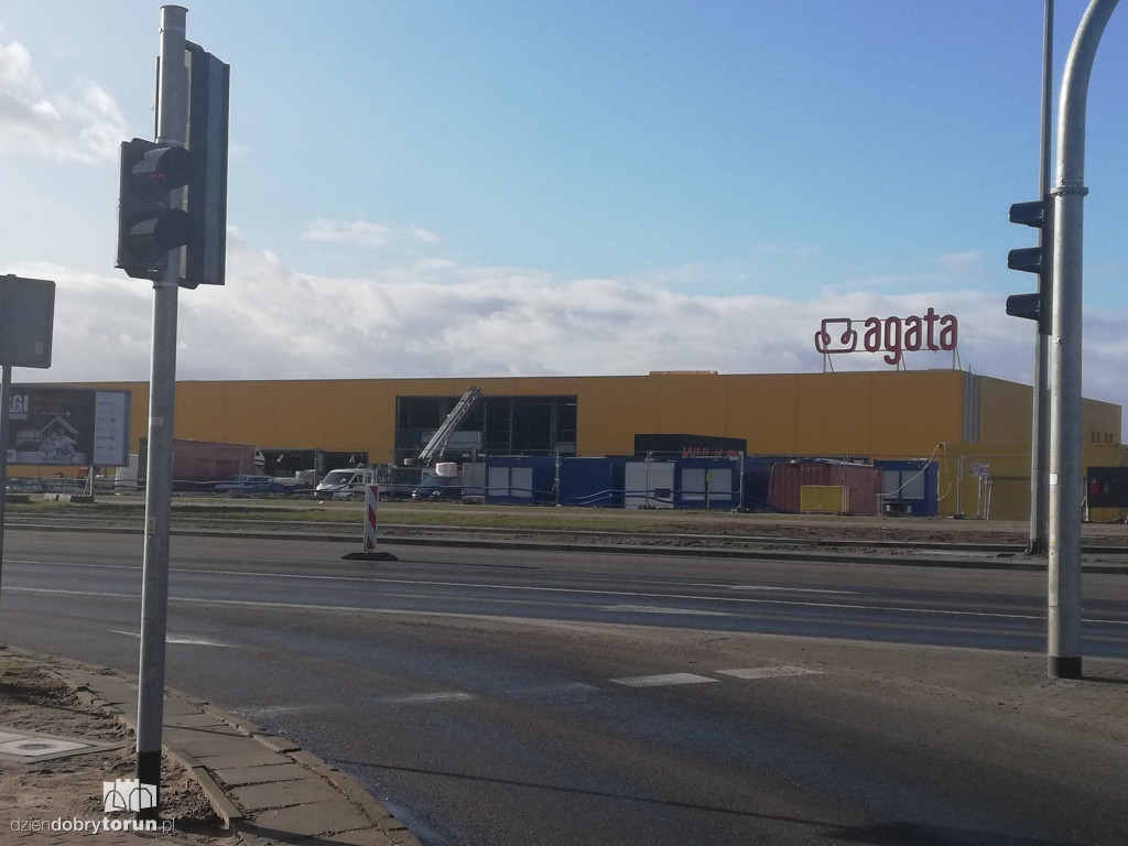 Trwa budowa salonu Agata