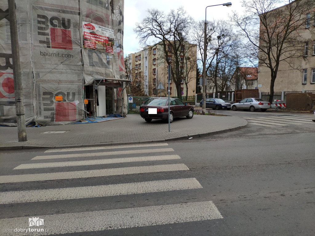 Tak parkują na Bydgoskim Przedmieściu i koło OBI