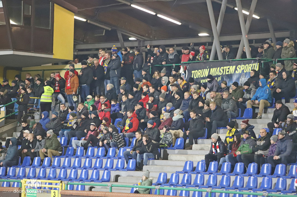 Kibice na meczu Elany Toruń
