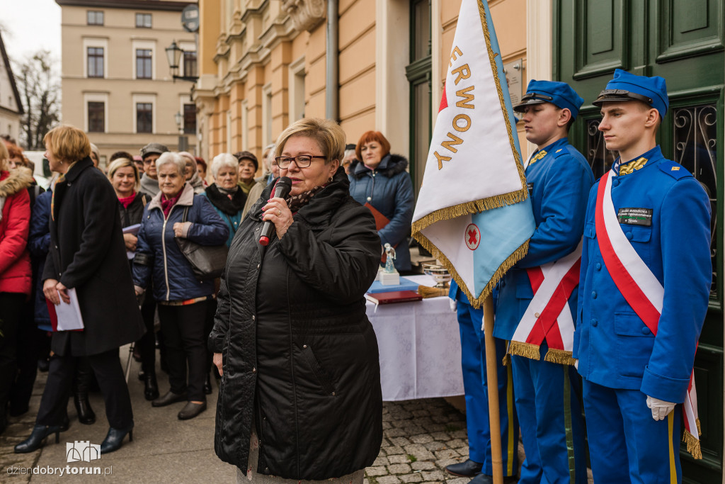 Odsłonięcie tablicy na stulecie powstania PCK