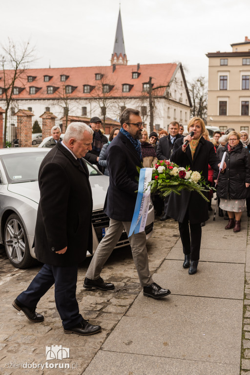 Odsłonięcie tablicy na stulecie powstania PCK