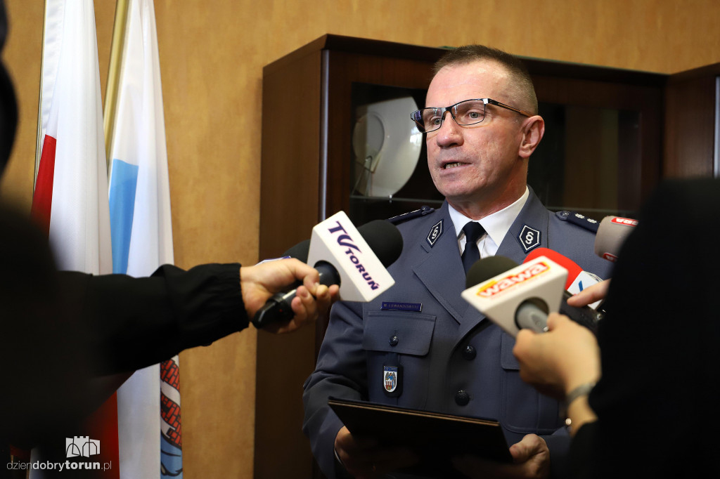 Podpisanie umowy na dodatkowe patrole