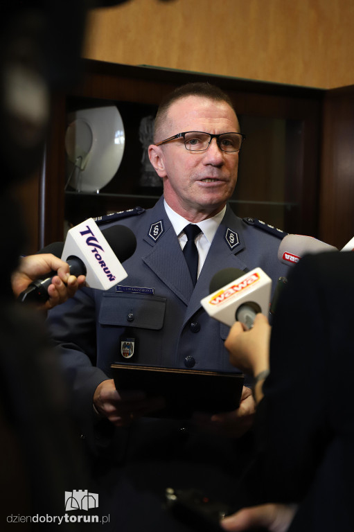 Podpisanie umowy na dodatkowe patrole