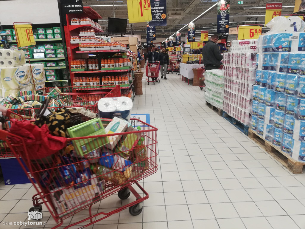Brakuje towarów na sklepowych półkach