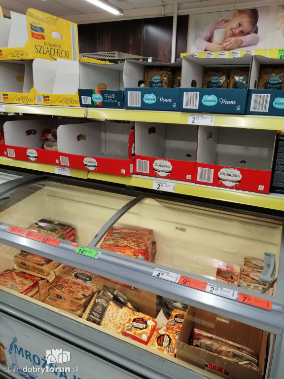 Brakuje towarów na sklepowych półkach