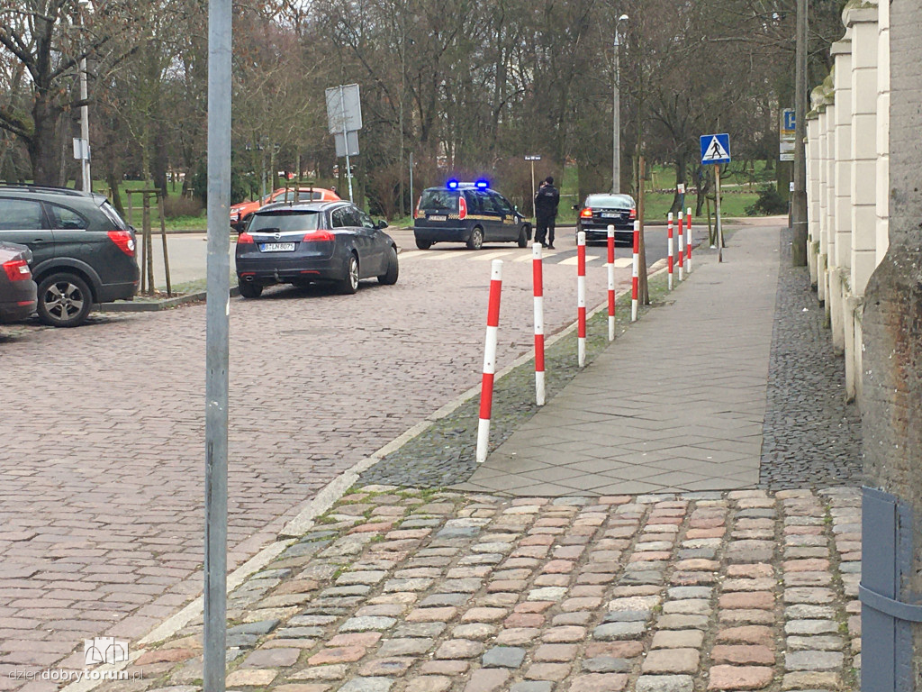 Służby przy szpitalu zakaźnym w Toruniu