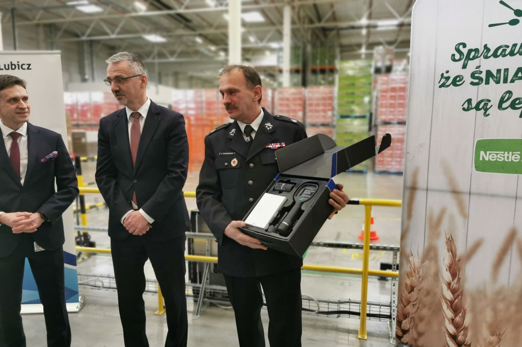 Pacific Toruń przekazał kamerę na rzecz OSP