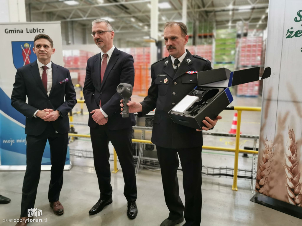 Pacific Toruń przekazał kamerę na rzecz OSP