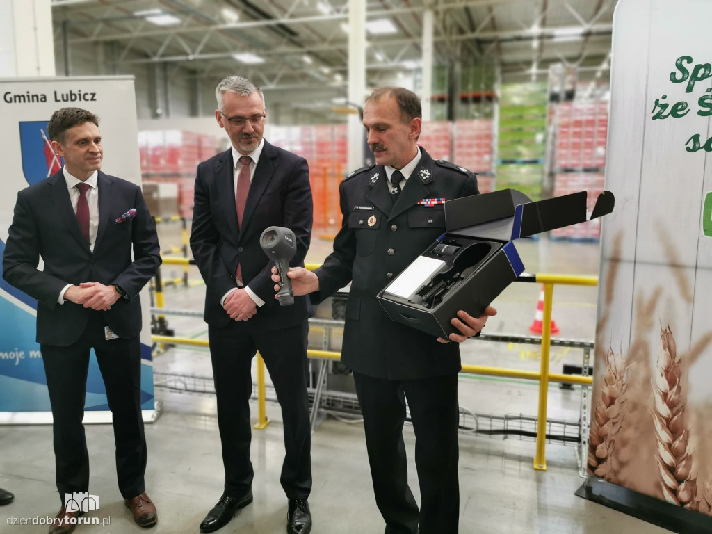 Pacific Toruń przekazał kamerę na rzecz OSP