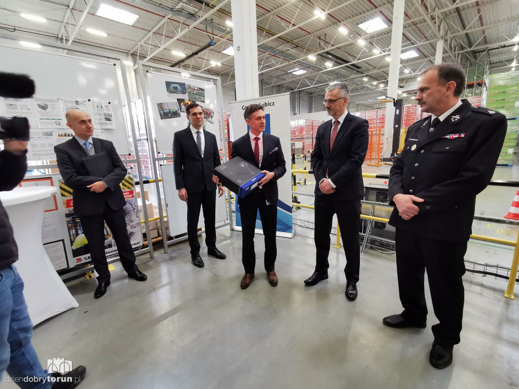 Pacific Toruń przekazał kamerę na rzecz OSP