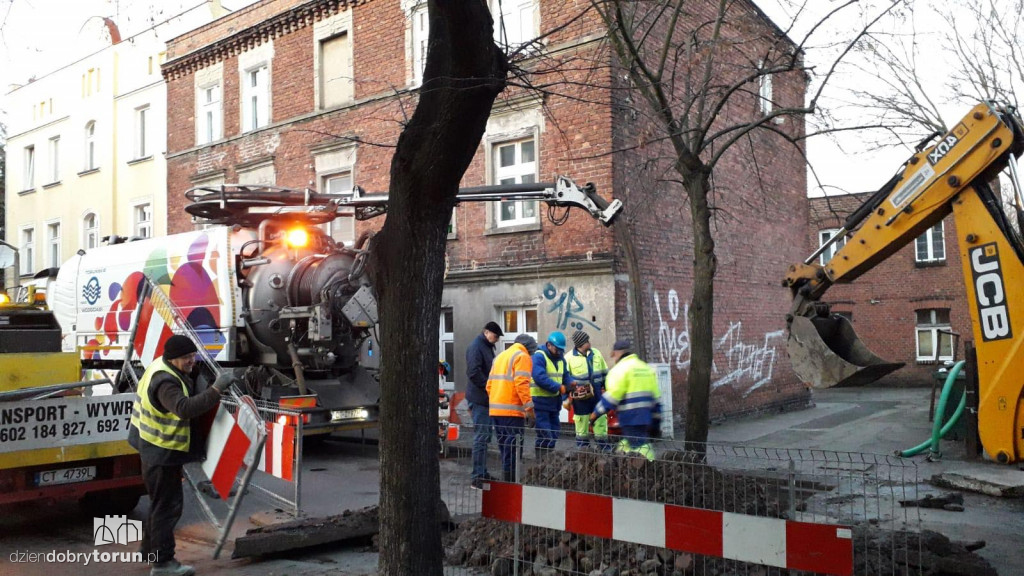Awaria rurociągu przy ul. PCK w Toruniu