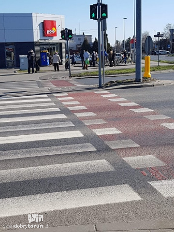Kolejki przed PoloMarketem na Wrzosach