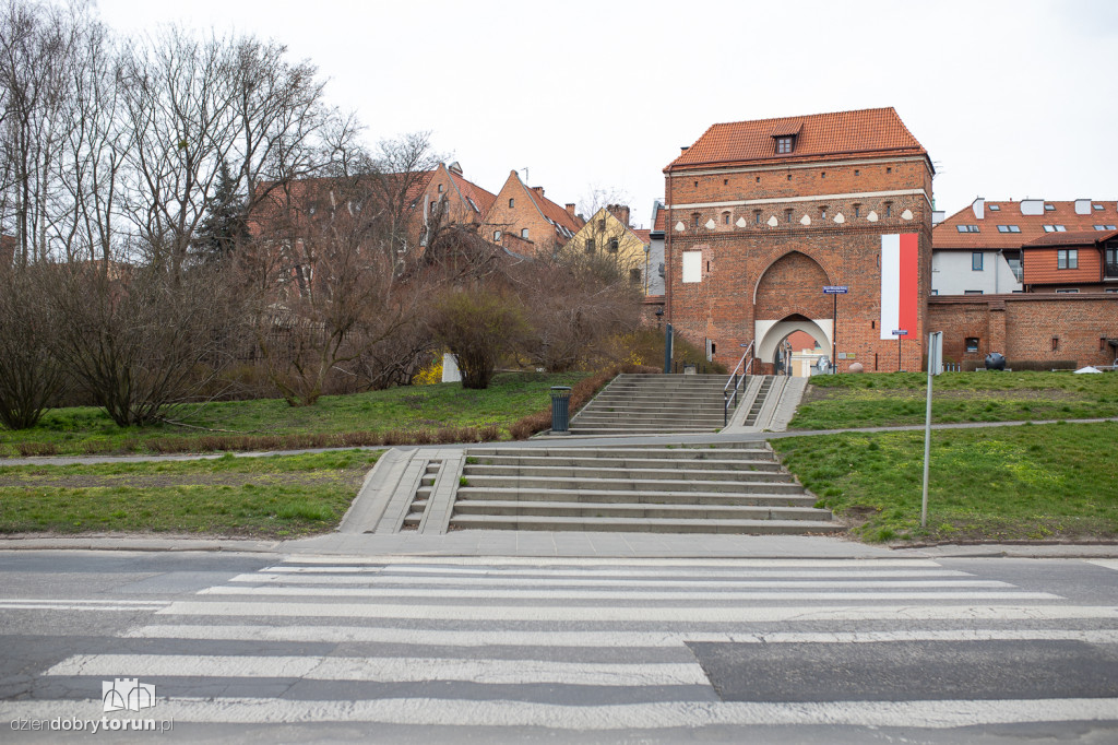 Opustoszałe ulice Torunia w zw. z koronawirusem