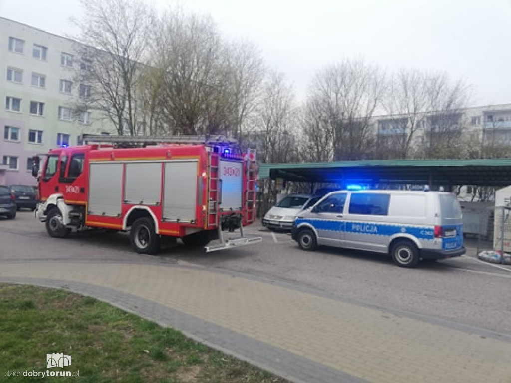 Interwencja policji i straży przy Kusocińskiego 4