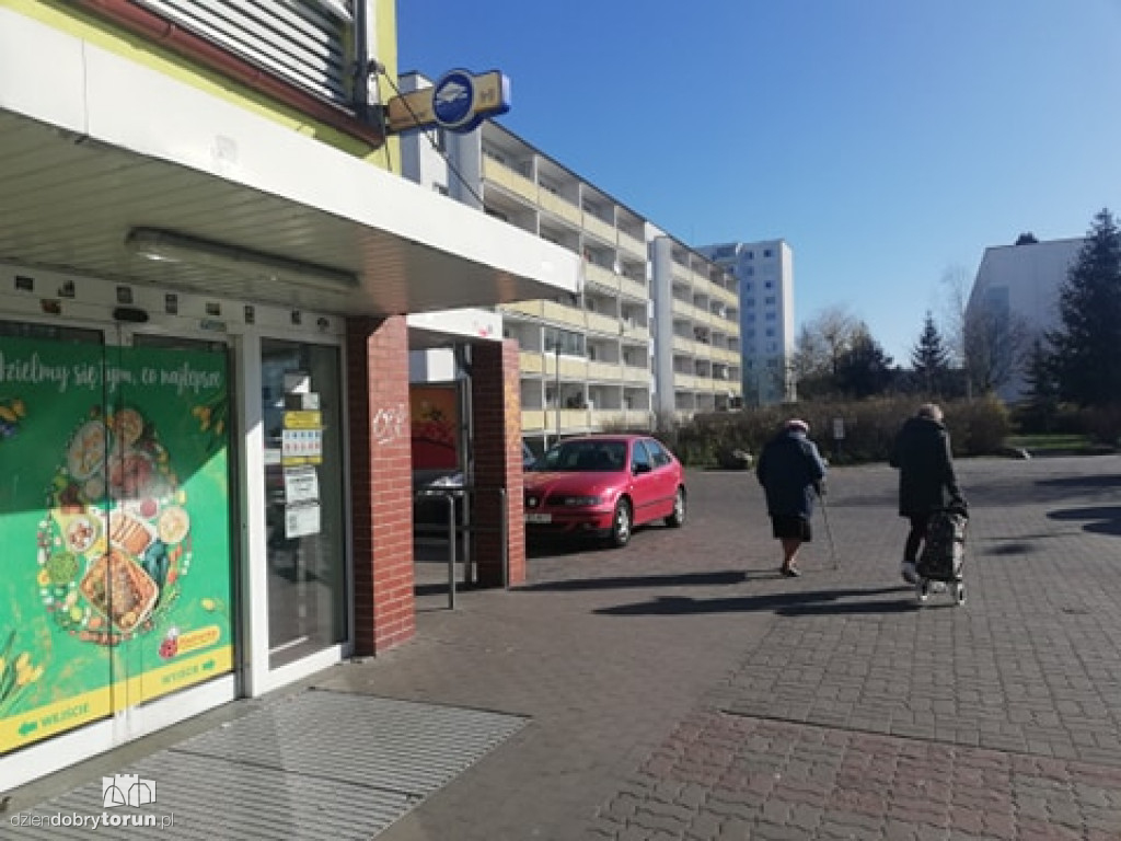 Ludzie starsi w czasie pandemii koronawirusa