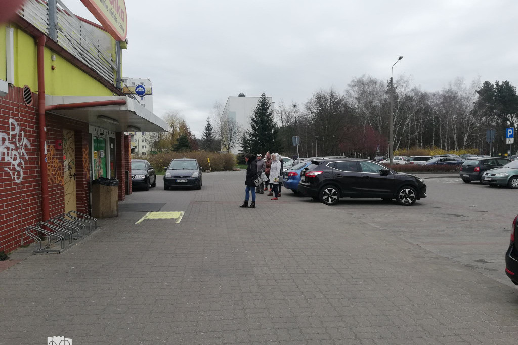 W Biedronkach bez zmian. Starsi nie stosują się do zasad
