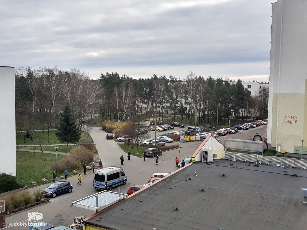 Interwencja policji przy toruńskiej Biedronce!