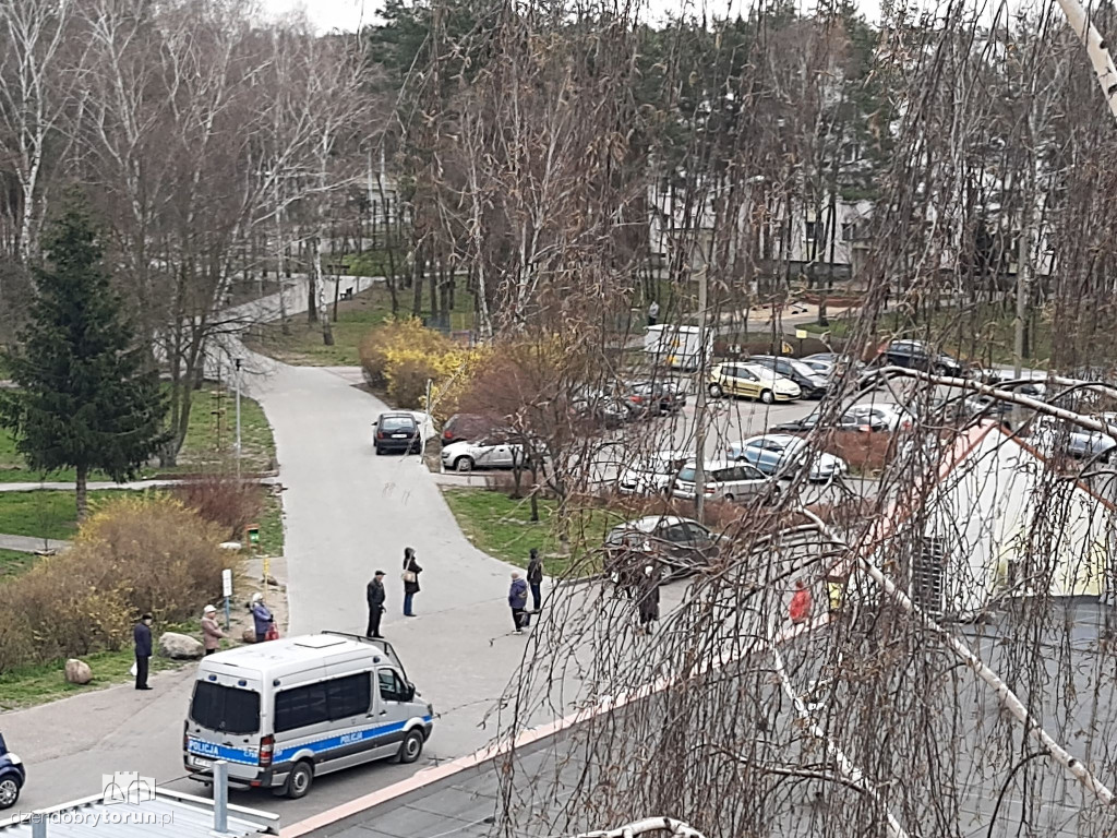 Interwencja policji przy toruńskiej Biedronce!