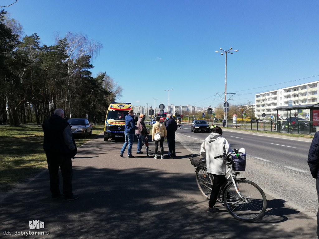 Kolizja dwóch aut na Skarpie
