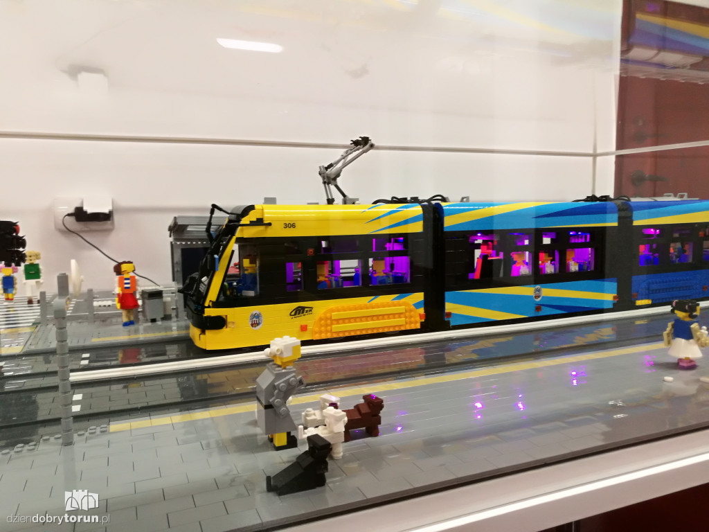 Toruński tramwaj z  klocków LEGO