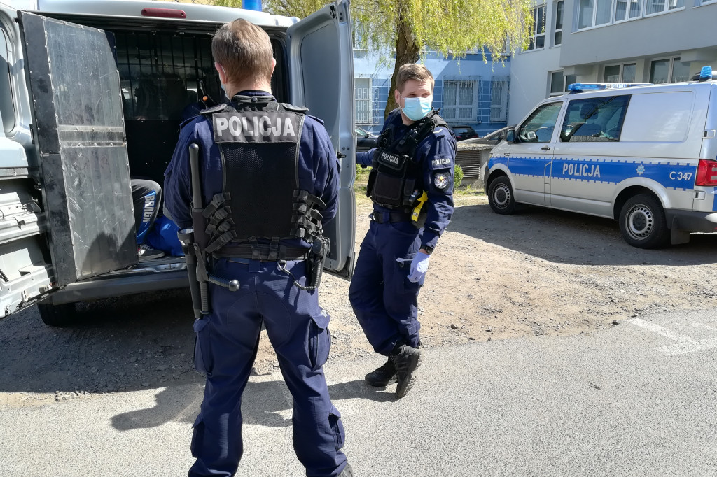 Toruń: okradli kobietę. Są w rękach policji