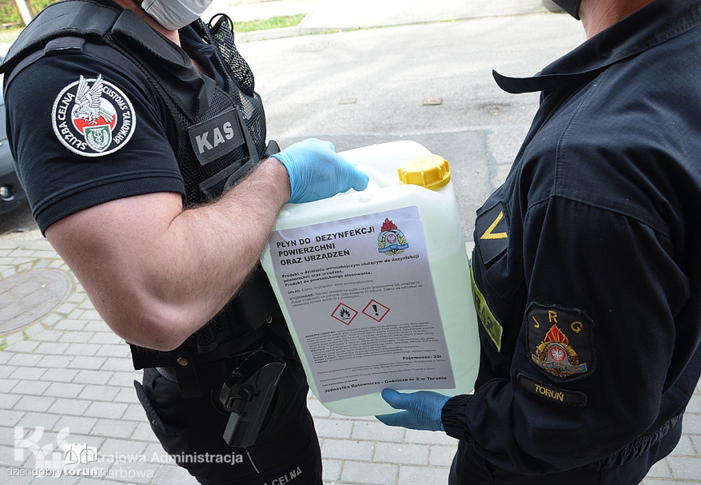 Toruńscy strażacy otrzymali alkohol od KAS