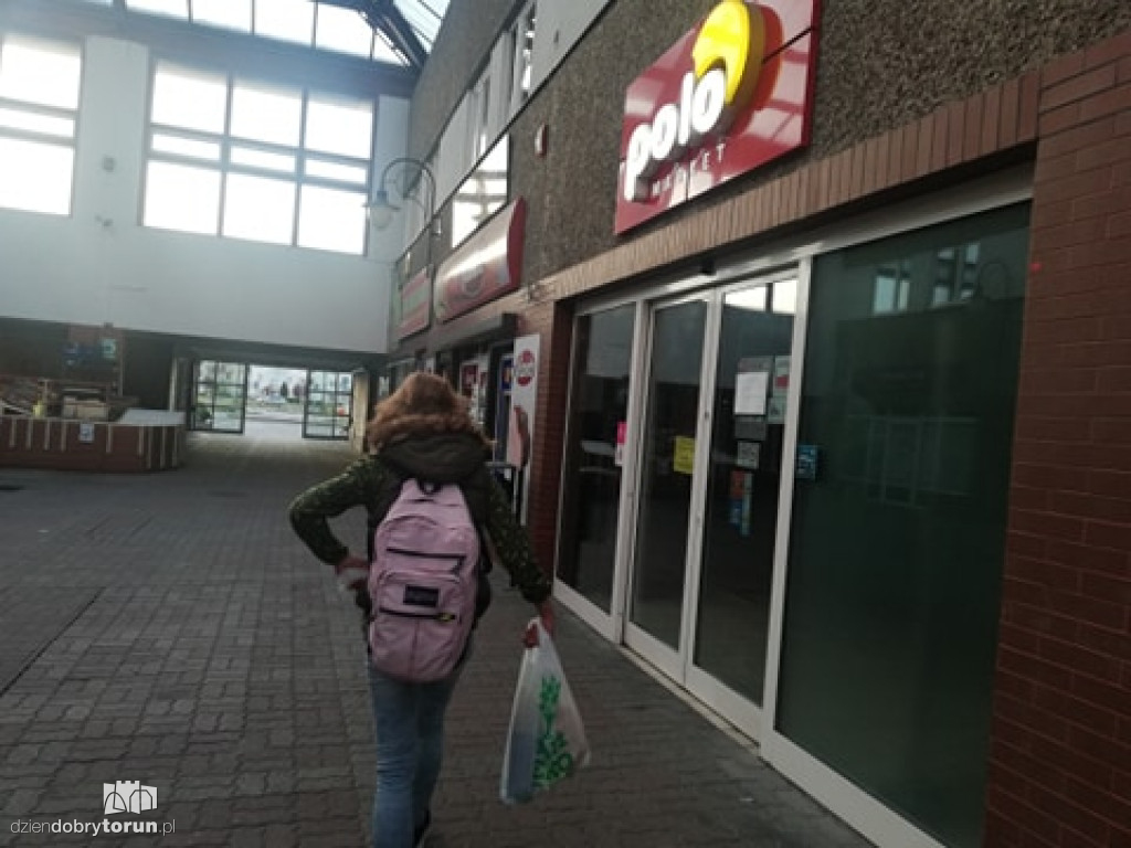 Pracownik POLOmarketu z koronawirusem