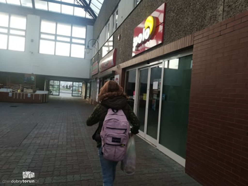 Pracownik POLOmarketu z koronawirusem