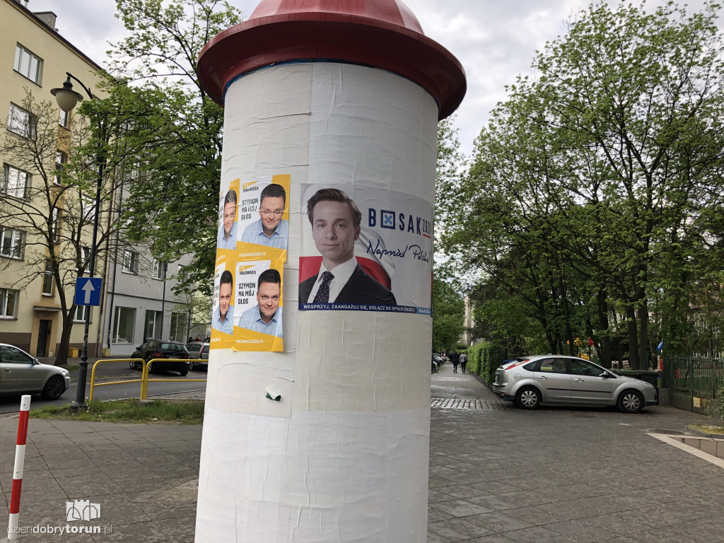 Toruń: zerwano plakaty Krzysztofa Bosaka?
