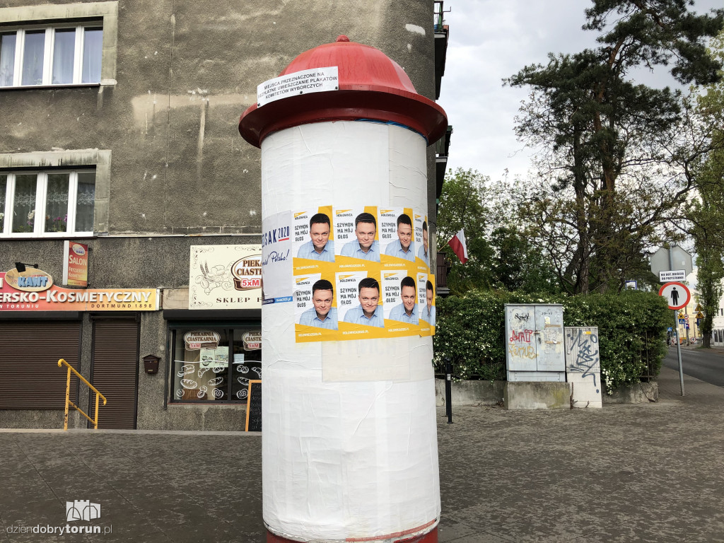 Toruń: zerwano plakaty Krzysztofa Bosaka?