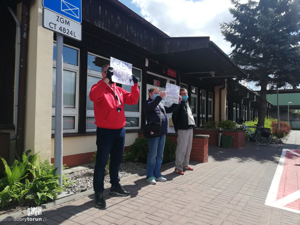 Protest mieszkańców z ul. Antczaka 46