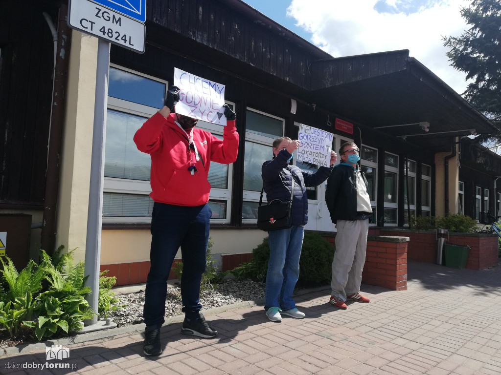 Protest mieszkańców z ul. Antczaka 46