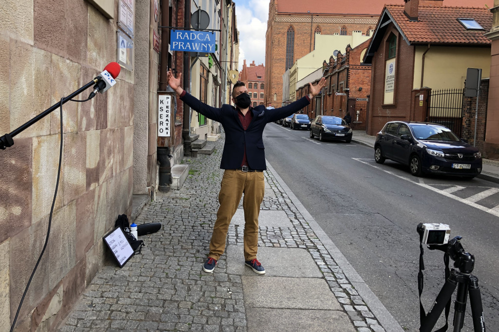 Happening przed siedzibą PiS w Toruniu