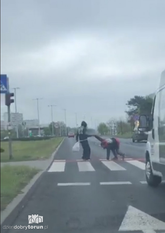 Niebezpieczna sytuacja przy Szosie Lubickiej